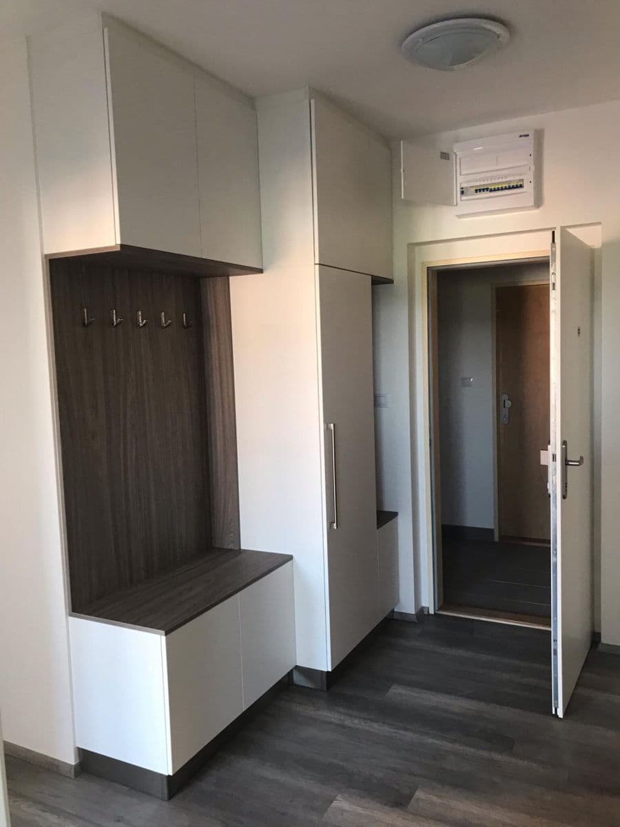 2 bedroom with open-plan kitchen flat to rent, 71 m², Sentická, Brno, Jihomoravský Region 2 bedroom with open-plan kitchen flat to rent, 71 m², Sentická, Brno, Jihomoravský Region