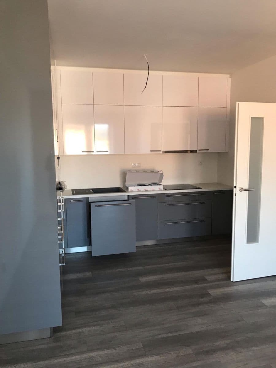 2 bedroom with open-plan kitchen flat to rent, 71 m², Sentická, Brno, Jihomoravský Region 2 bedroom with open-plan kitchen flat to rent, 71 m², Sentická, Brno, Jihomoravský Region