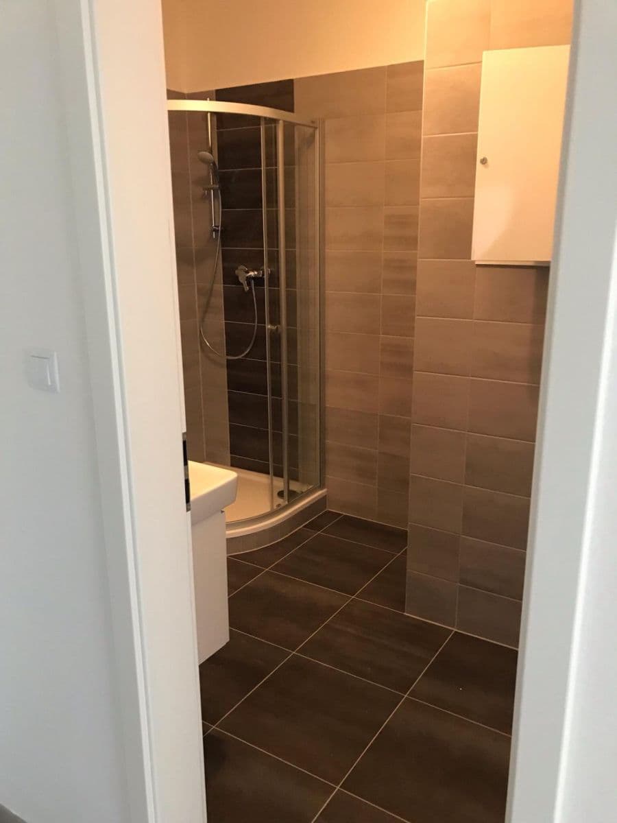 2 bedroom with open-plan kitchen flat to rent, 71 m², Sentická, Brno, Jihomoravský Region 2 bedroom with open-plan kitchen flat to rent, 71 m², Sentická, Brno, Jihomoravský Region