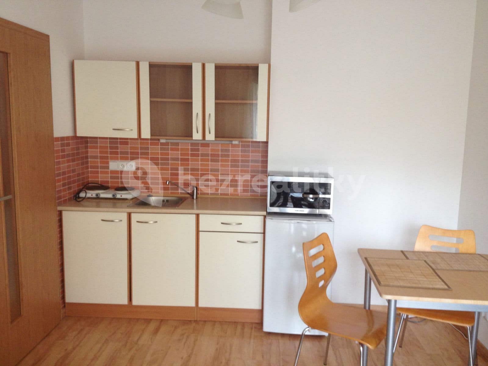 1 bedroom with open-plan kitchen flat to rent, 38 m², Lovčenská, Prague, Prague