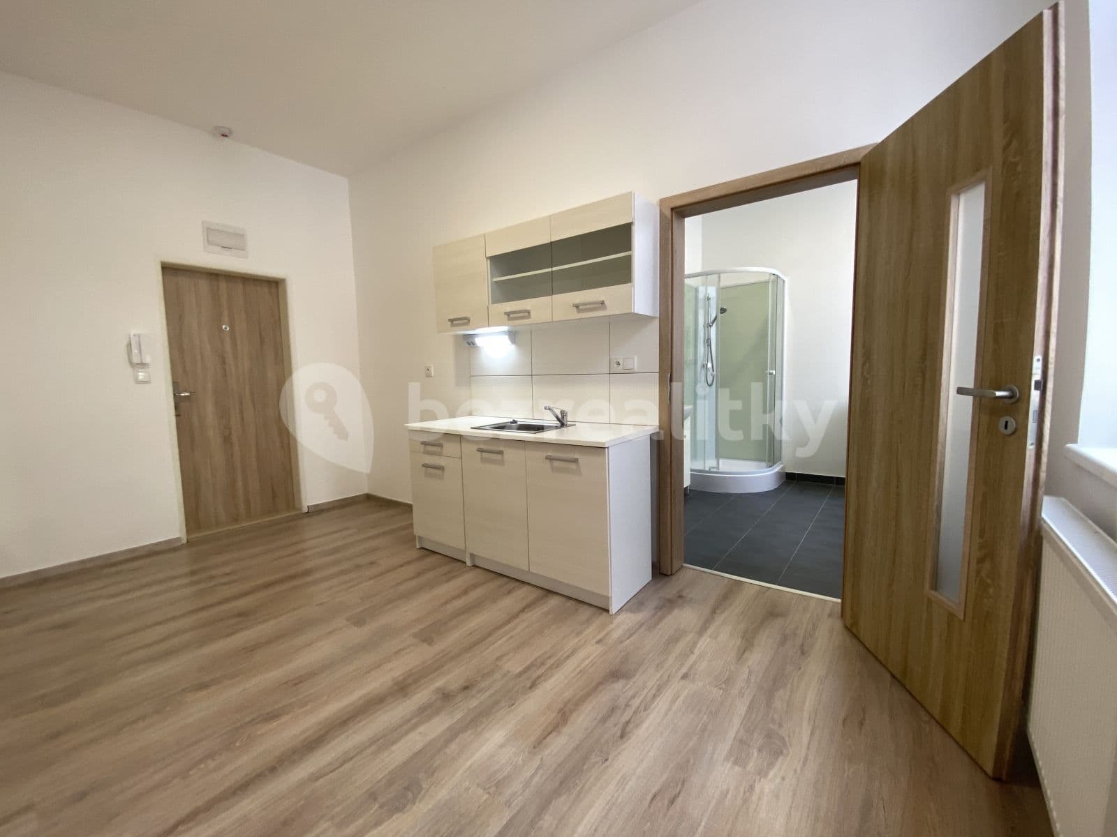 Studio flat to rent, 18 m², Riegrovo Náměstí, Poděbrady, Středočeský Region Studio flat to rent, 18 m², Riegrovo Náměstí, Poděbrady, Středočeský Region