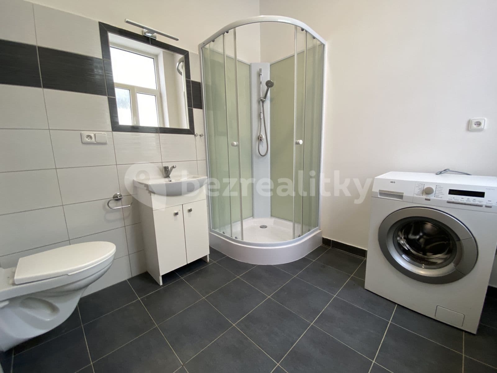 Studio flat to rent, 18 m², Riegrovo Náměstí, Poděbrady, Středočeský Region Studio flat to rent, 18 m², Riegrovo Náměstí, Poděbrady, Středočeský Region