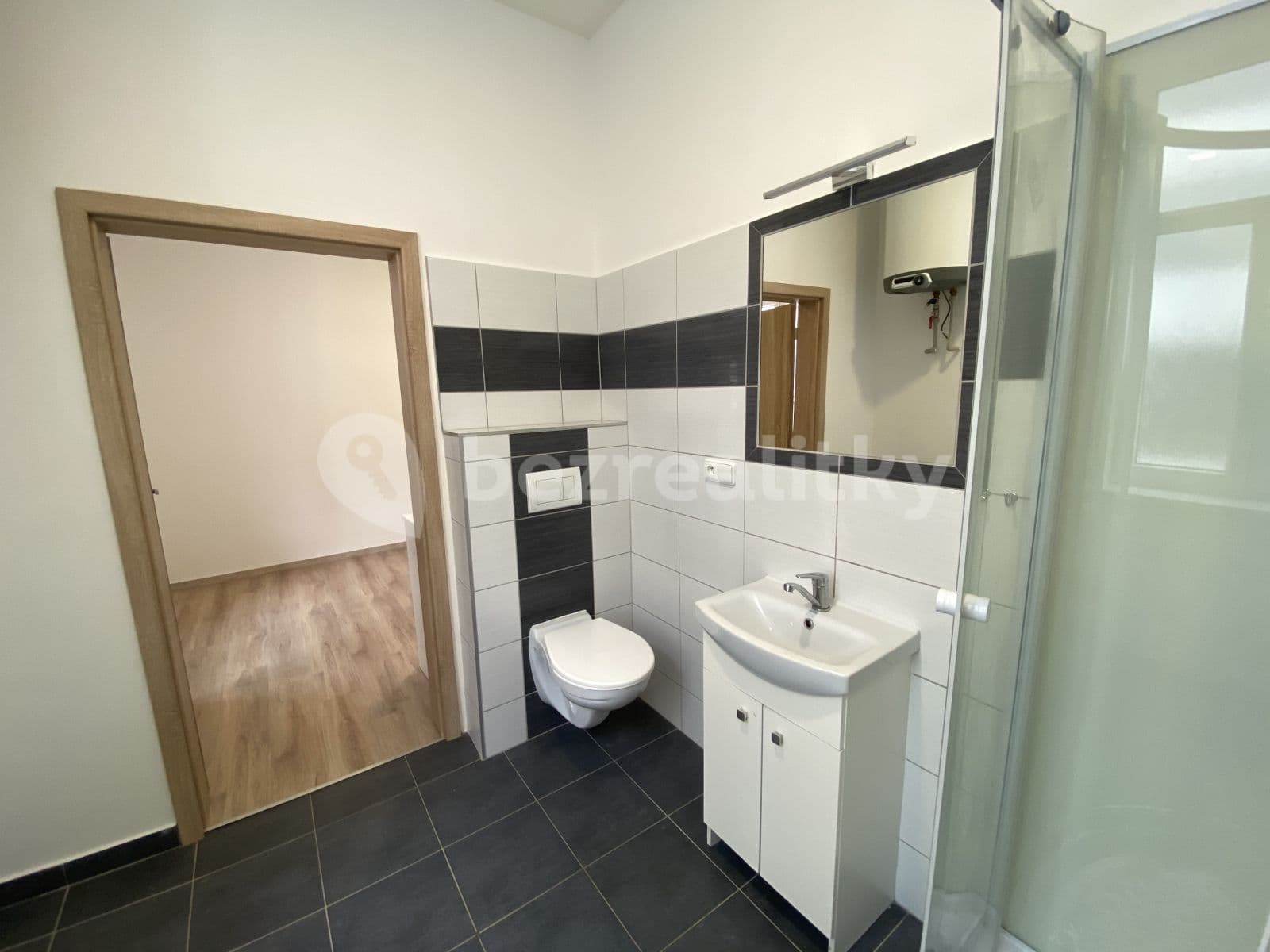 Studio flat to rent, 18 m², Riegrovo Náměstí, Poděbrady, Středočeský Region Studio flat to rent, 18 m², Riegrovo Náměstí, Poděbrady, Středočeský Region