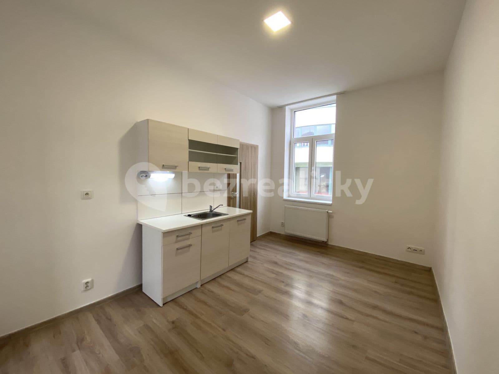 Studio flat to rent, 18 m², Riegrovo Náměstí, Poděbrady, Středočeský Region Studio flat to rent, 18 m², Riegrovo Náměstí, Poděbrady, Středočeský Region