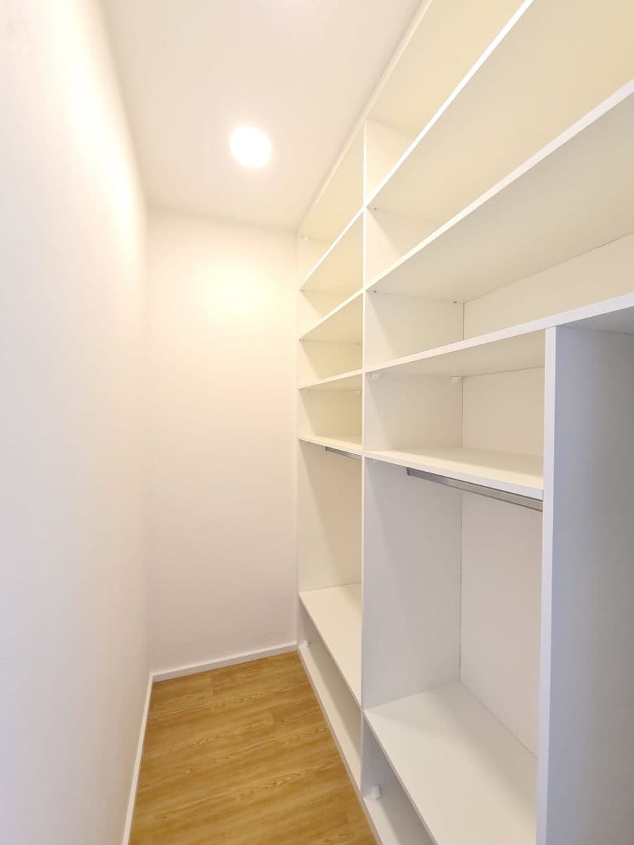 2 bedroom with open-plan kitchen flat to rent, 72 m², Frostova, Prague, Prague 2 bedroom with open-plan kitchen flat to rent, 72 m², Frostova, Prague, Prague