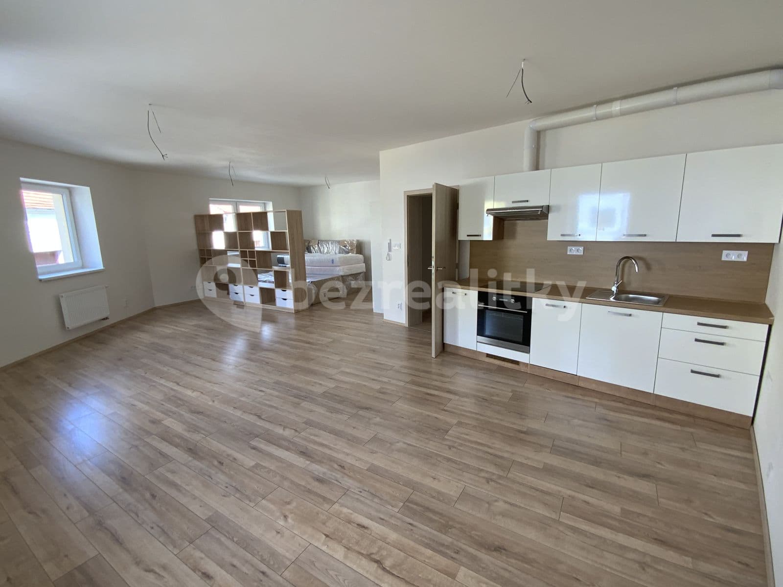 Studio flat to rent, 65 m², Masarykovo náměstí, Šlapanice, Jihomoravský Region Studio flat to rent, 65 m², Masarykovo náměstí, Šlapanice, Jihomoravský Region