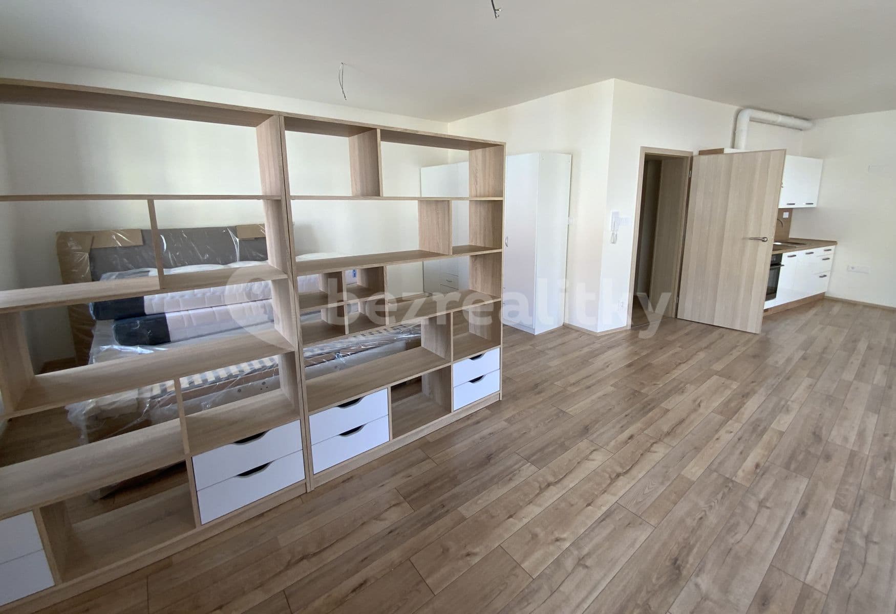 Studio flat to rent, 65 m², Masarykovo náměstí, Šlapanice, Jihomoravský Region Studio flat to rent, 65 m², Masarykovo náměstí, Šlapanice, Jihomoravský Region