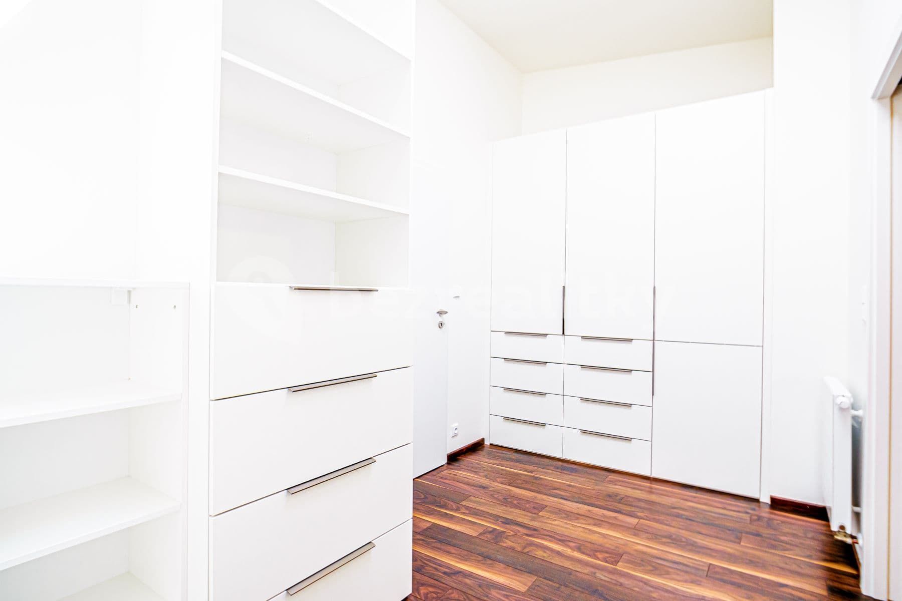 4 bedroom with open-plan kitchen flat to rent, 184 m², Lípová, Prague, Prague 4 bedroom with open-plan kitchen flat to rent, 184 m², Lípová, Prague, Prague