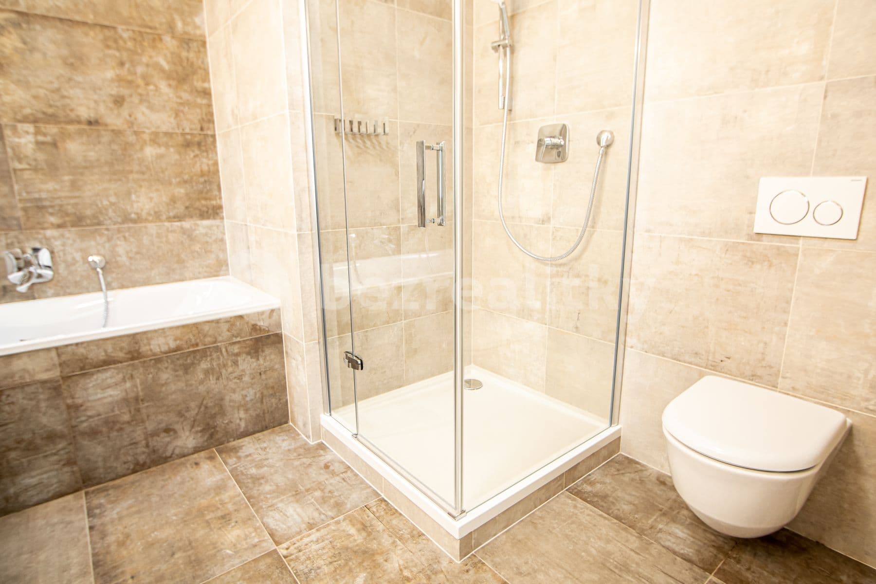 4 bedroom with open-plan kitchen flat to rent, 184 m², Lípová, Prague, Prague 4 bedroom with open-plan kitchen flat to rent, 184 m², Lípová, Prague, Prague