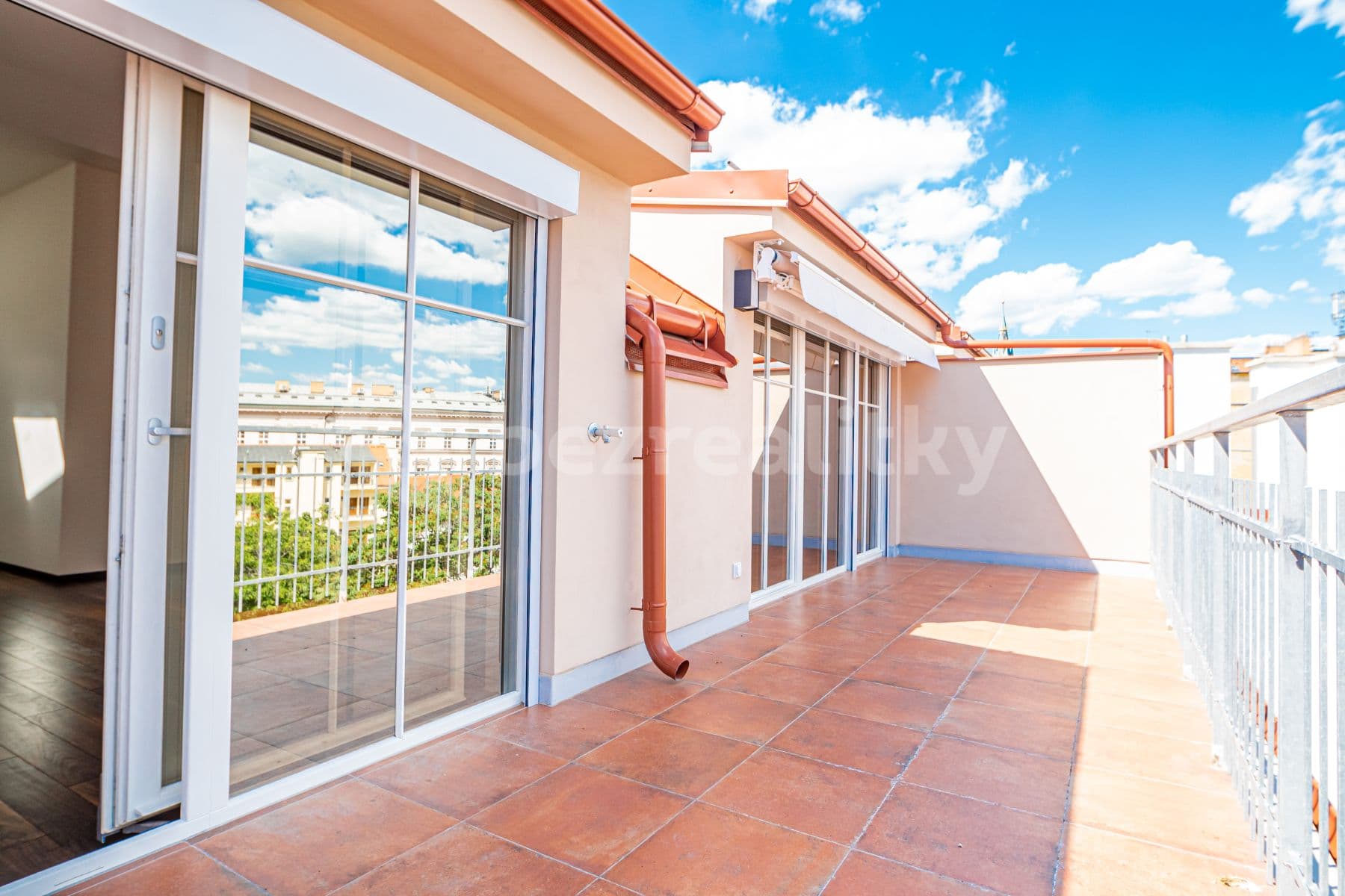 4 bedroom with open-plan kitchen flat to rent, 184 m², Lípová, Prague, Prague 4 bedroom with open-plan kitchen flat to rent, 184 m², Lípová, Prague, Prague