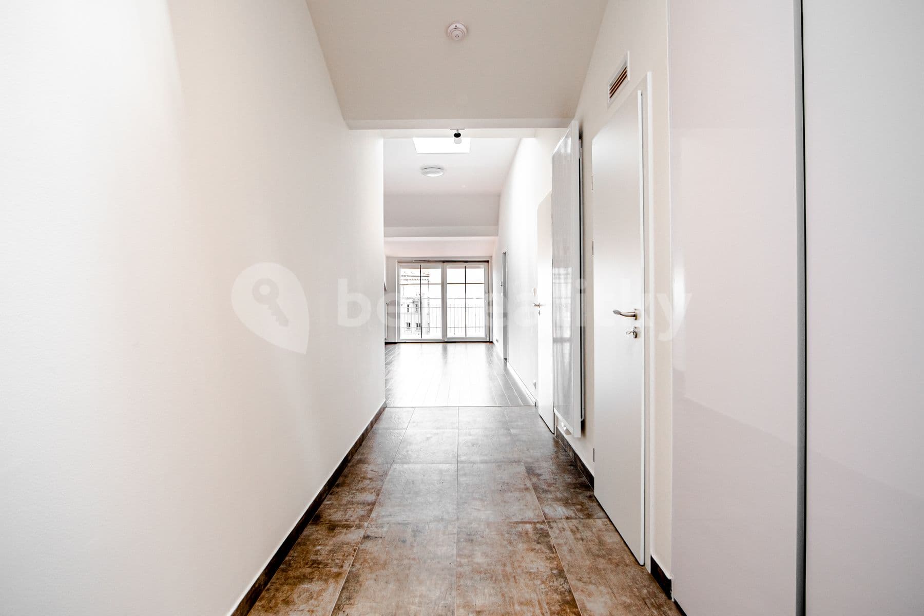 4 bedroom with open-plan kitchen flat to rent, 184 m², Lípová, Prague, Prague 4 bedroom with open-plan kitchen flat to rent, 184 m², Lípová, Prague, Prague