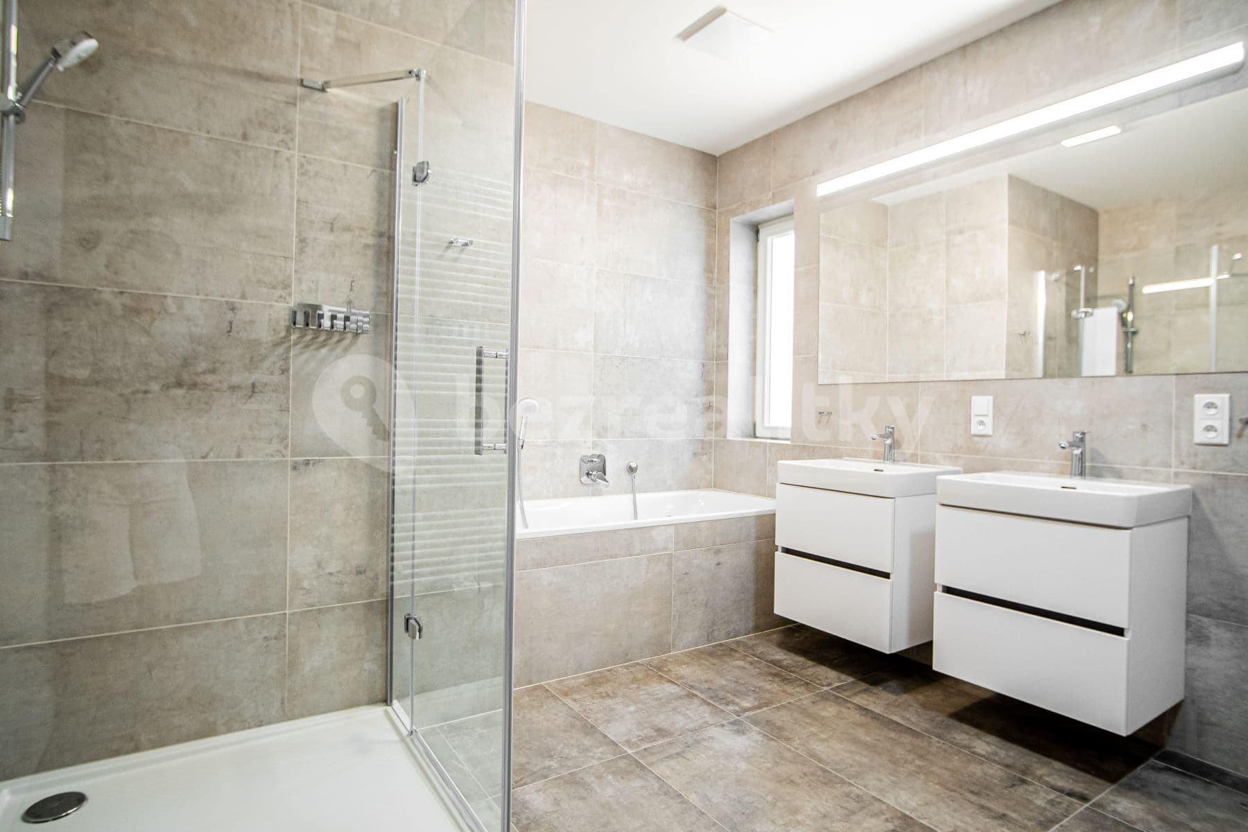 4 bedroom with open-plan kitchen flat to rent, 184 m², Lípová, Prague, Prague 4 bedroom with open-plan kitchen flat to rent, 184 m², Lípová, Prague, Prague