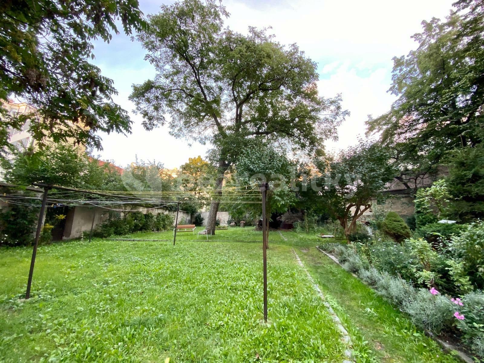 4 bedroom with open-plan kitchen flat to rent, 184 m², Lípová, Prague, Prague 4 bedroom with open-plan kitchen flat to rent, 184 m², Lípová, Prague, Prague