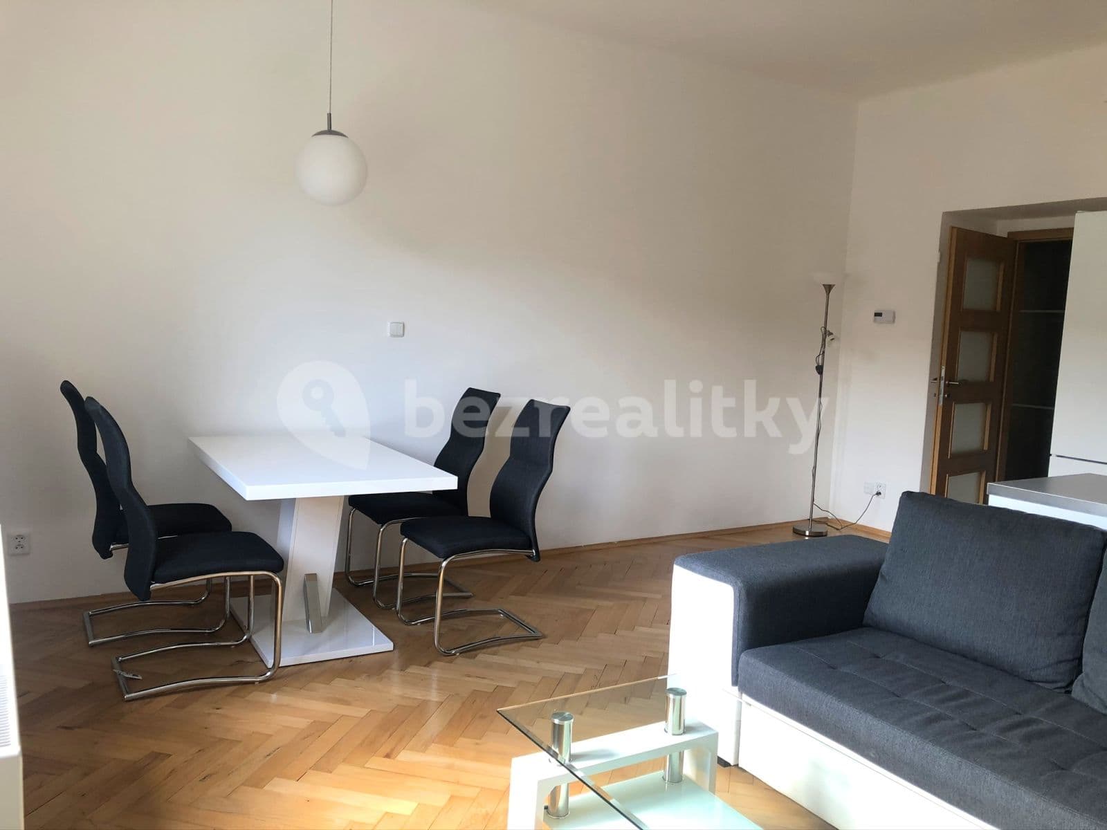 1 bedroom with open-plan kitchen flat to rent, 60 m², Průběžná, Prague, Prague 1 bedroom with open-plan kitchen flat to rent, 60 m², Průběžná, Prague, Prague