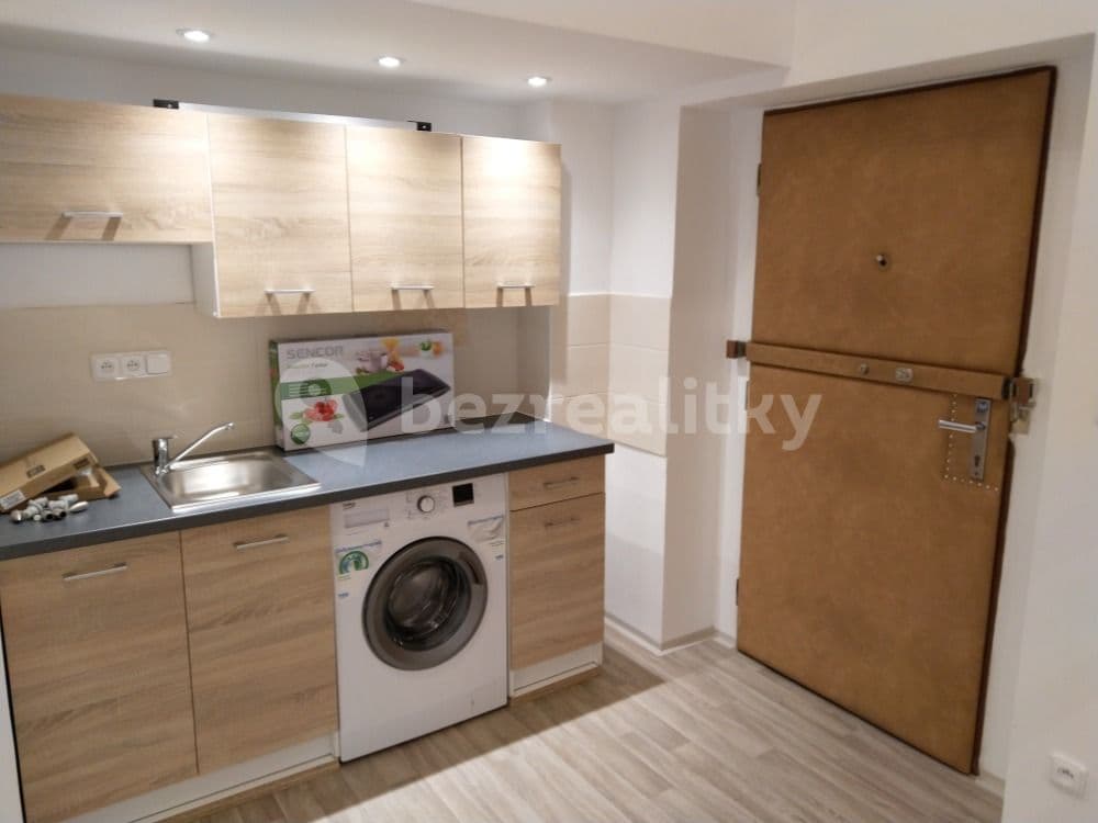 Small studio flat to rent, 22 m², Lublaňská, Prague, Prague Small studio flat to rent, 22 m², Lublaňská, Prague, Prague