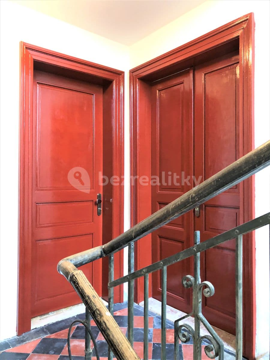 Small studio flat to rent, 33 m², Moskevská, Prague, Prague Small studio flat to rent, 33 m², Moskevská, Prague, Prague