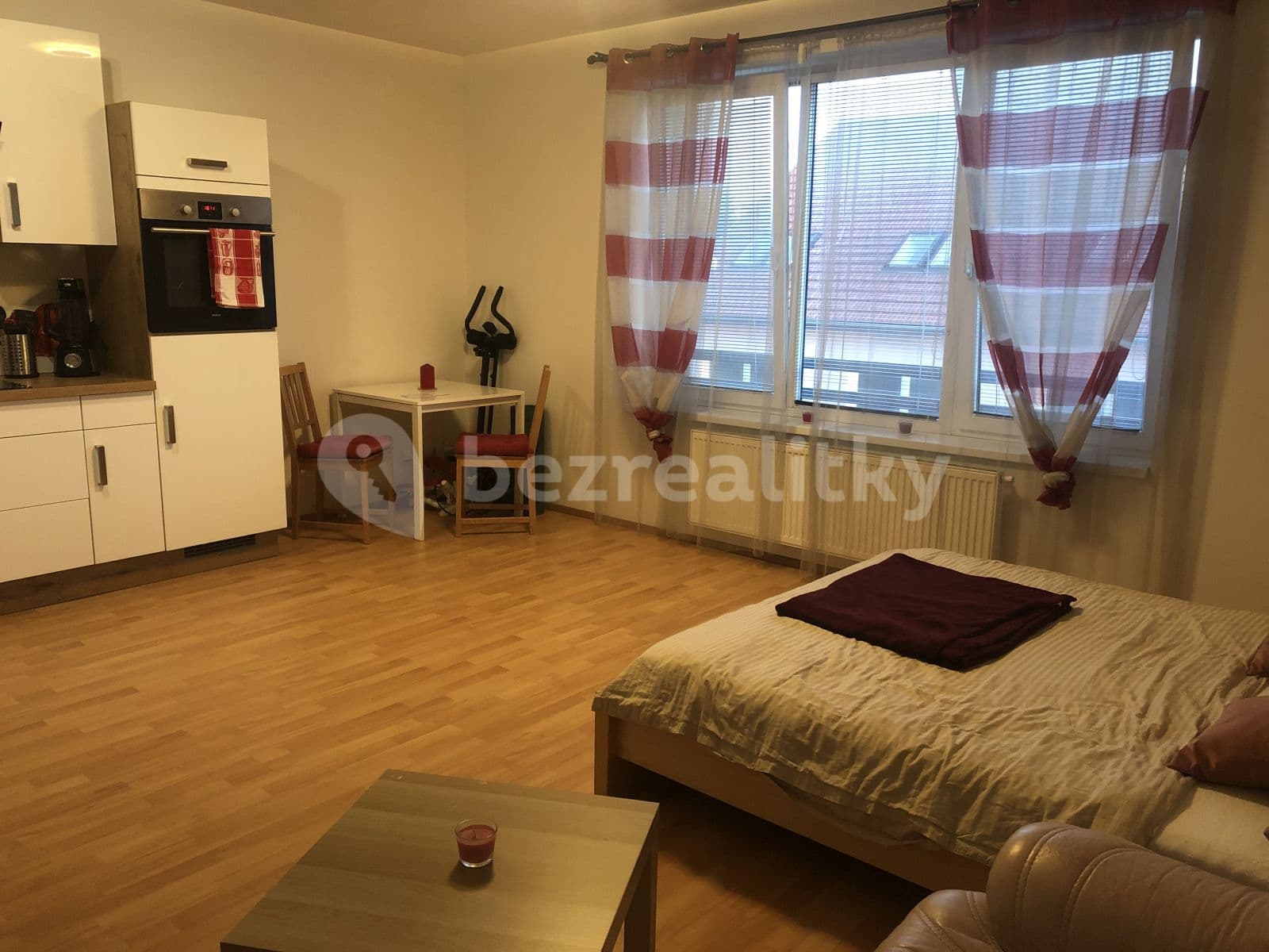 Studio flat to rent, 44 m², Táborská, Brno, Jihomoravský Region Studio flat to rent, 44 m², Táborská, Brno, Jihomoravský Region