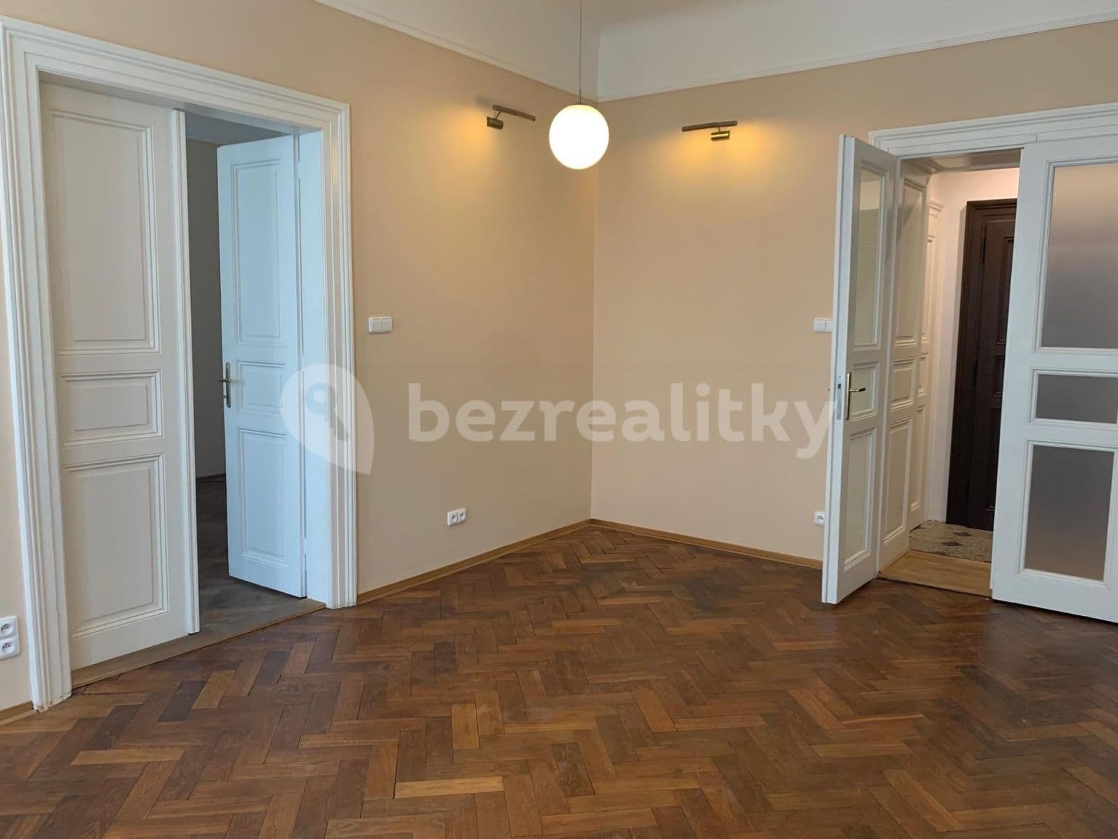 1 bedroom with open-plan kitchen flat to rent, 66 m², Milady Horákové, Prague, Prague 1 bedroom with open-plan kitchen flat to rent, 66 m², Milady Horákové, Prague, Prague