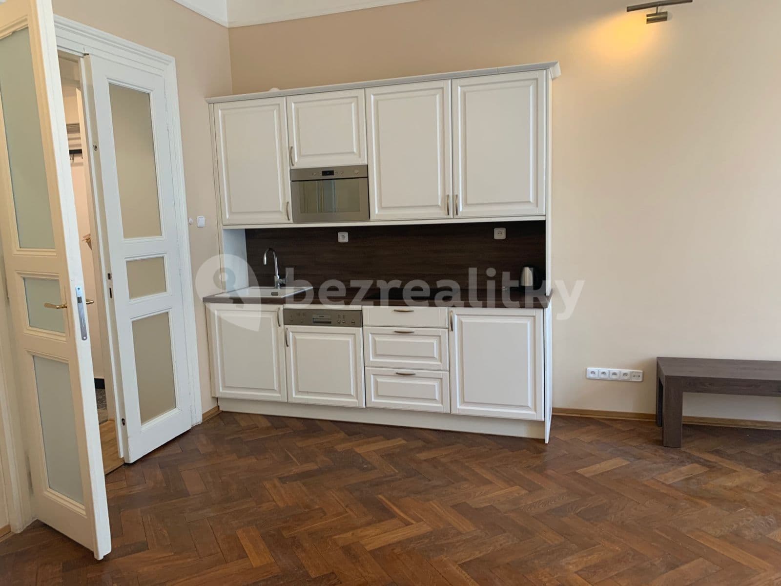 1 bedroom with open-plan kitchen flat to rent, 66 m², Milady Horákové, Prague, Prague 1 bedroom with open-plan kitchen flat to rent, 66 m², Milady Horákové, Prague, Prague