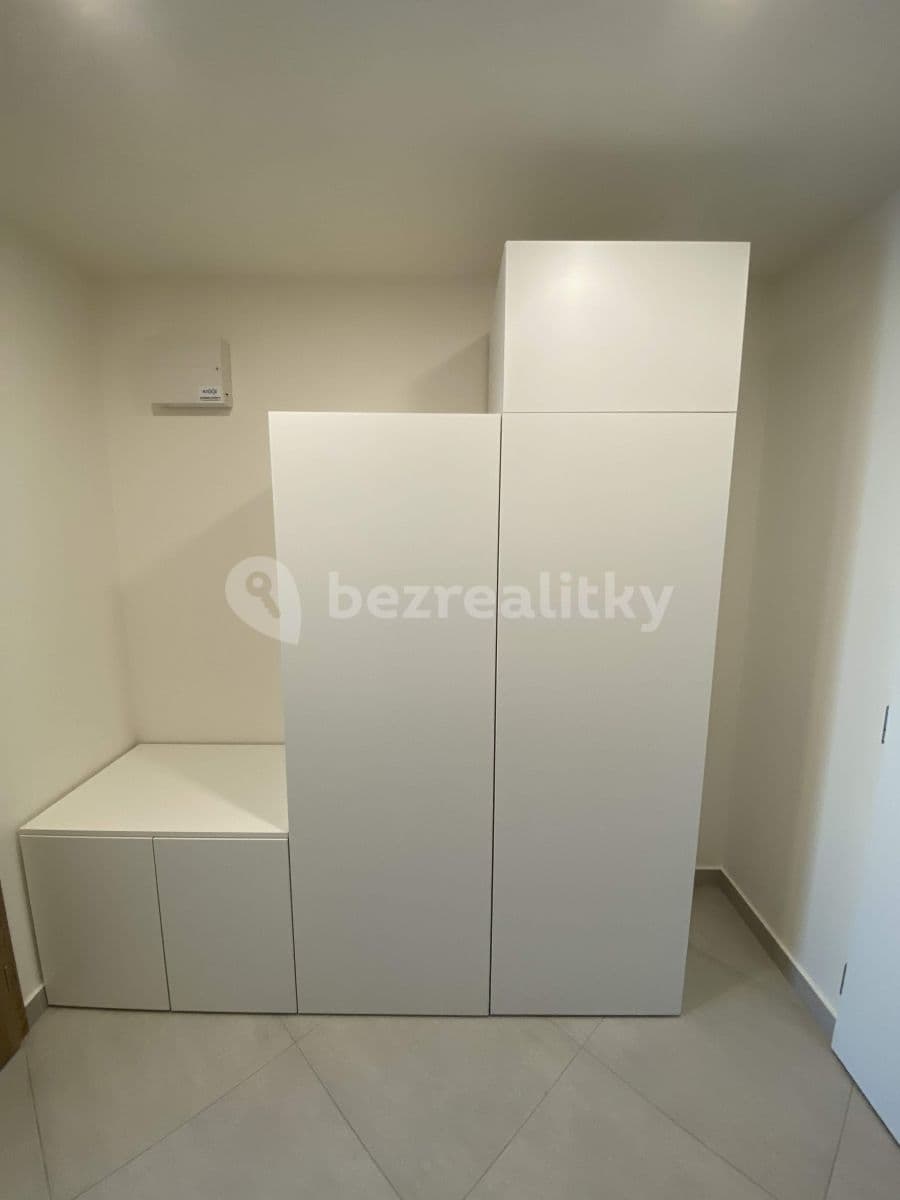 Studio flat to rent, 28 m², Bassova, Prague, Prague Studio flat to rent, 28 m², Bassova, Prague, Prague