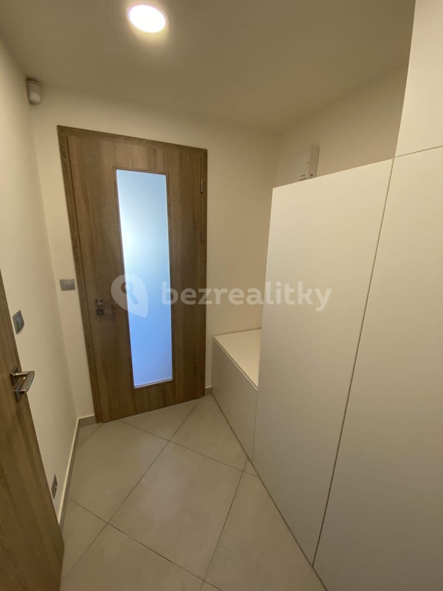Studio flat to rent, 28 m², Bassova, Prague, Prague Studio flat to rent, 28 m², Bassova, Prague, Prague