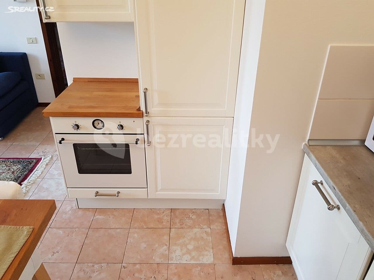1 bedroom with open-plan kitchen flat to rent, 50 m², Korunní, Prague, Prague 1 bedroom with open-plan kitchen flat to rent, 50 m², Korunní, Prague, Prague