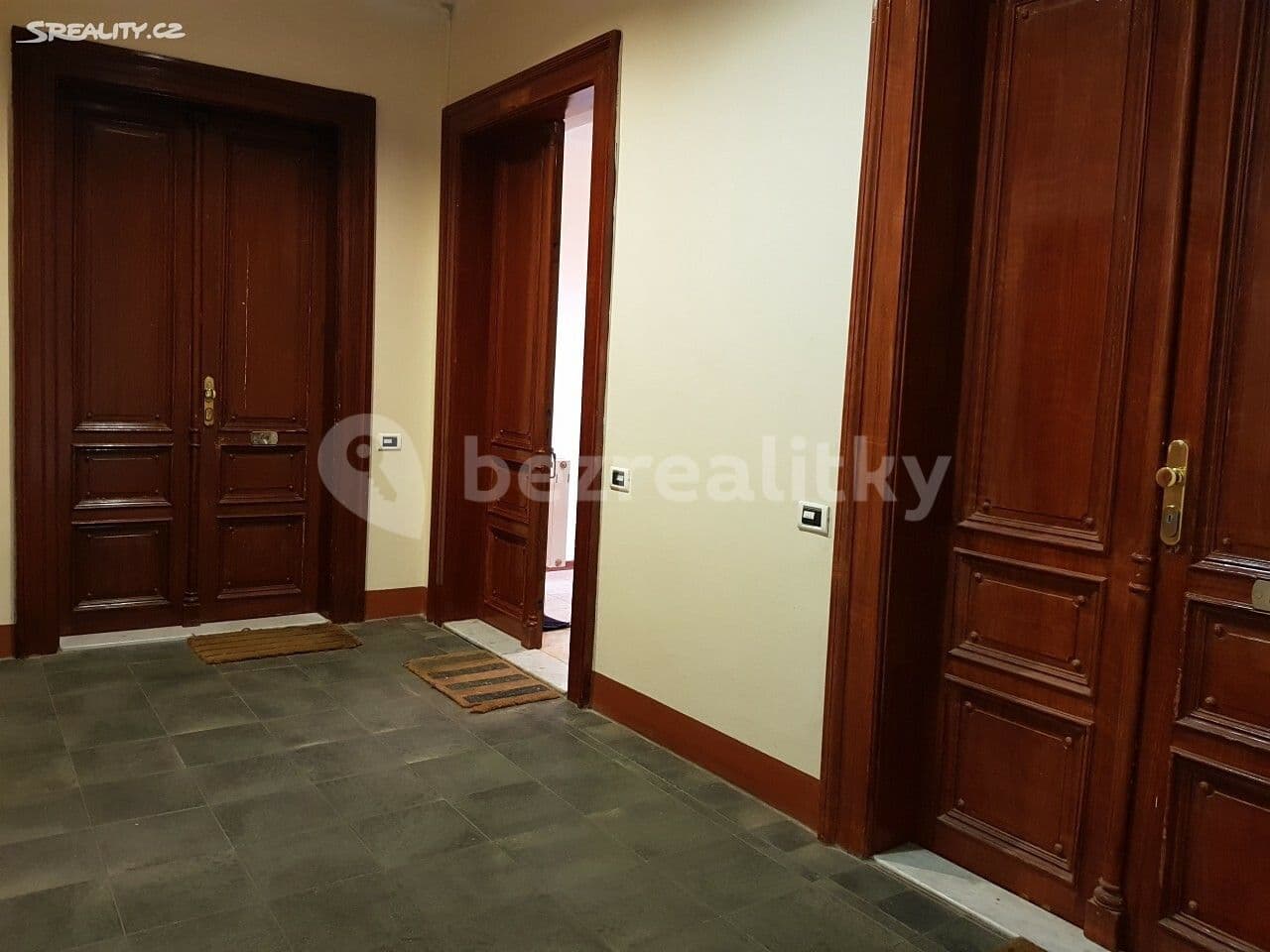 1 bedroom with open-plan kitchen flat to rent, 50 m², Korunní, Prague, Prague 1 bedroom with open-plan kitchen flat to rent, 50 m², Korunní, Prague, Prague