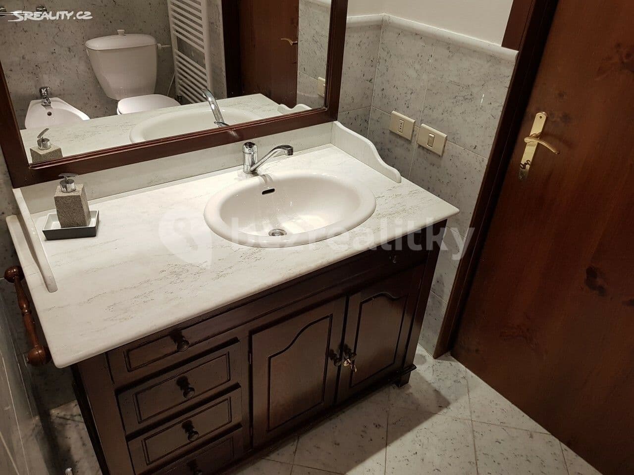 1 bedroom with open-plan kitchen flat to rent, 50 m², Korunní, Prague, Prague 1 bedroom with open-plan kitchen flat to rent, 50 m², Korunní, Prague, Prague