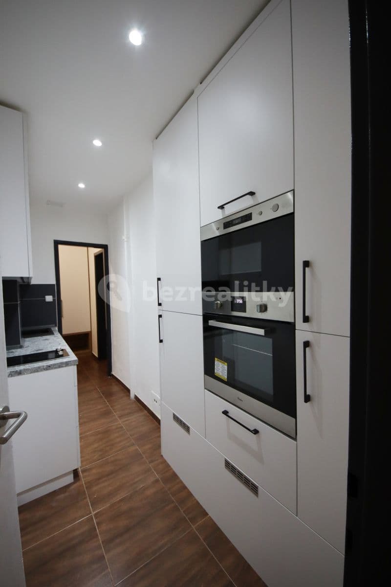 Studio flat to rent, 33 m², Koulova, Prague, Prague Studio flat to rent, 33 m², Koulova, Prague, Prague