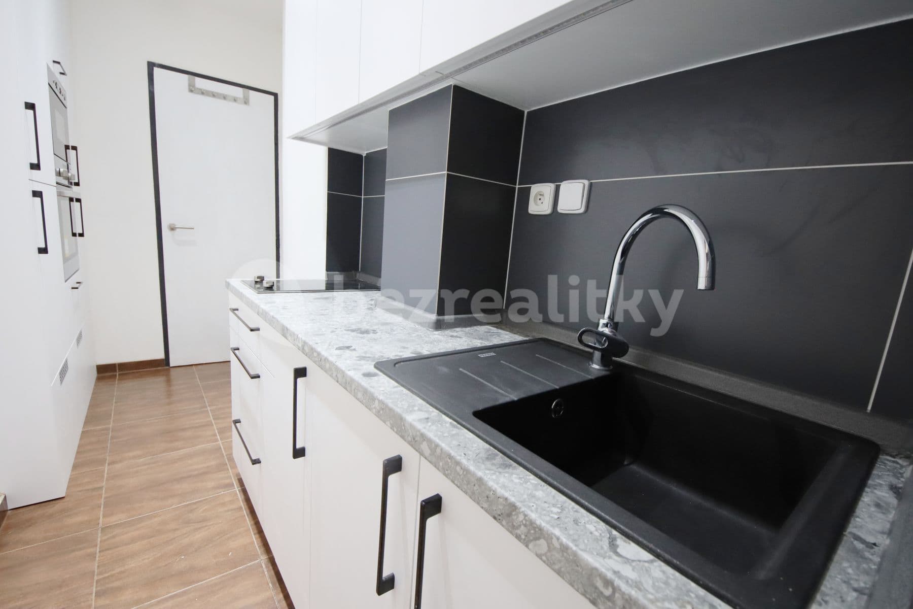 Studio flat to rent, 33 m², Koulova, Prague, Prague Studio flat to rent, 33 m², Koulova, Prague, Prague