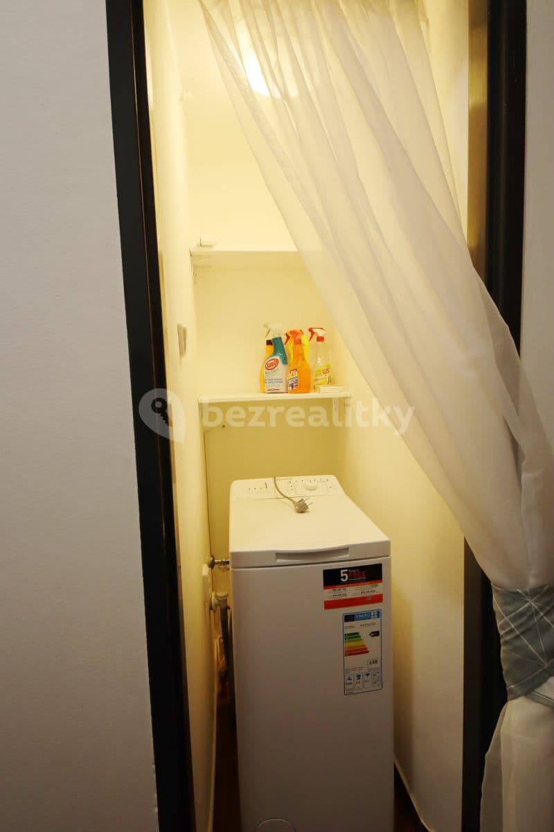 Studio flat to rent, 33 m², Koulova, Prague, Prague Studio flat to rent, 33 m², Koulova, Prague, Prague