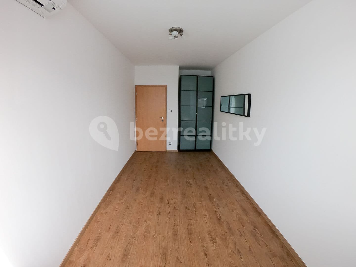 1 bedroom with open-plan kitchen flat to rent, 48 m², Podkovářská, Prague, Prague