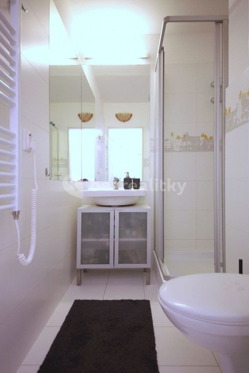 2 bedroom flat to rent, 46 m², Molákova, Prague, Prague 2 bedroom flat to rent, 46 m², Molákova, Prague, Prague