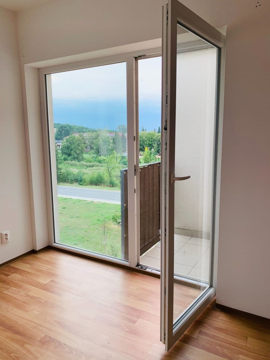 1 bedroom with open-plan kitchen flat to rent, 52 m², Armádní, Milovice, Středočeský Region 1 bedroom with open-plan kitchen flat to rent, 52 m², Armádní, Milovice, Středočeský Region