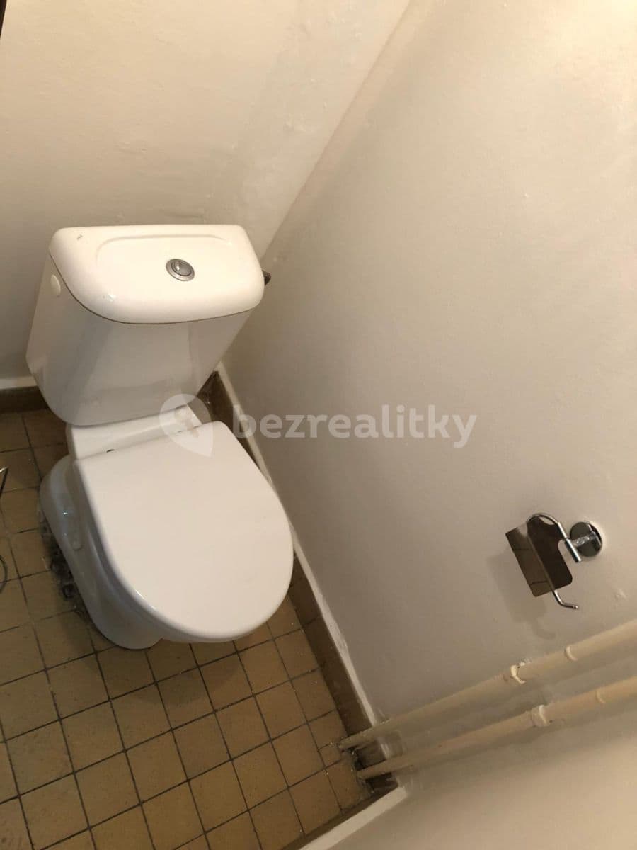 2 bedroom with open-plan kitchen flat to rent, 67 m², Podolská, Prague, Prague 2 bedroom with open-plan kitchen flat to rent, 67 m², Podolská, Prague, Prague
