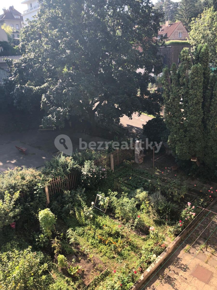 2 bedroom with open-plan kitchen flat to rent, 67 m², Podolská, Prague, Prague 2 bedroom with open-plan kitchen flat to rent, 67 m², Podolská, Prague, Prague