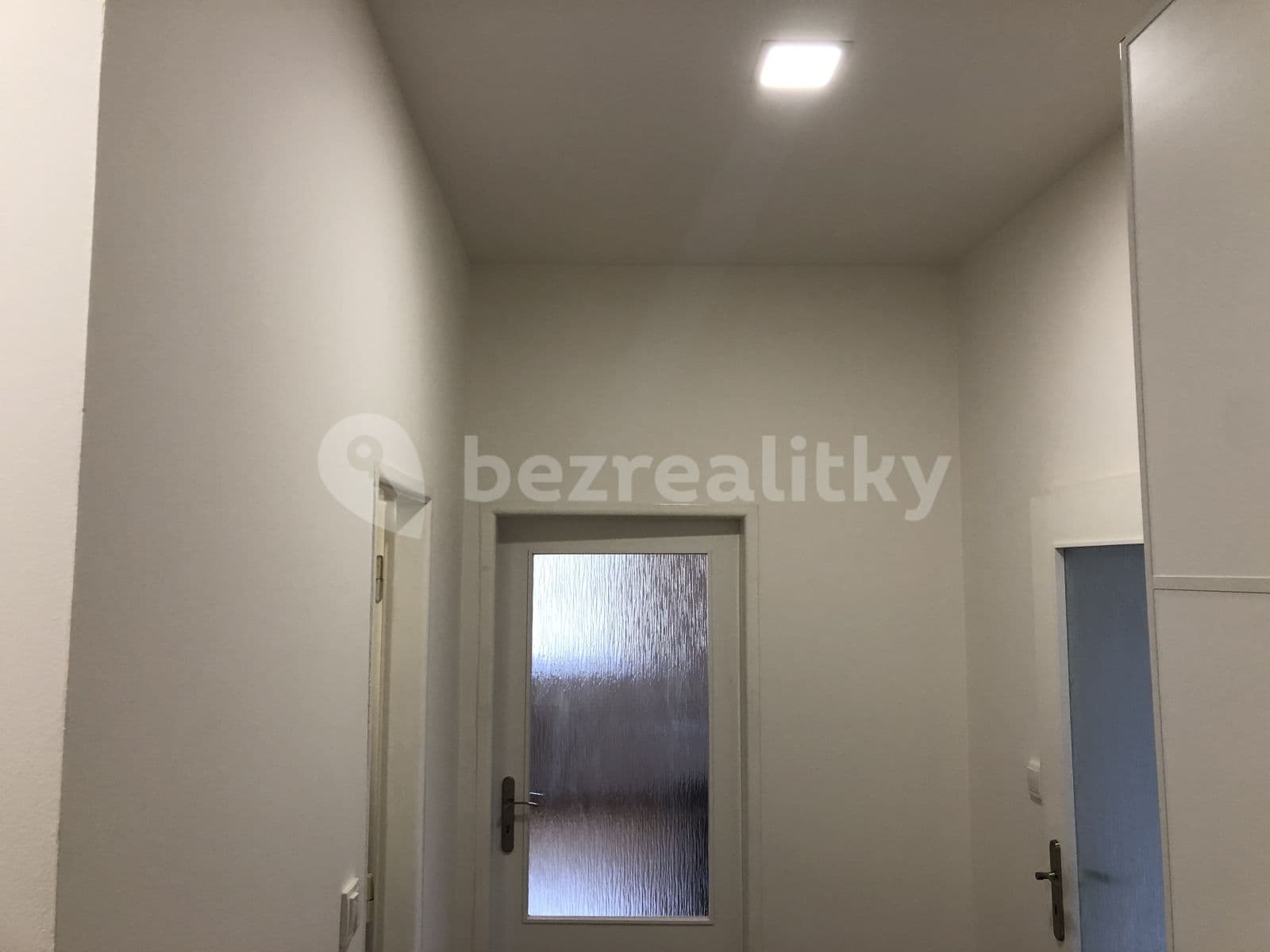 2 bedroom with open-plan kitchen flat to rent, 67 m², Podolská, Prague, Prague 2 bedroom with open-plan kitchen flat to rent, 67 m², Podolská, Prague, Prague