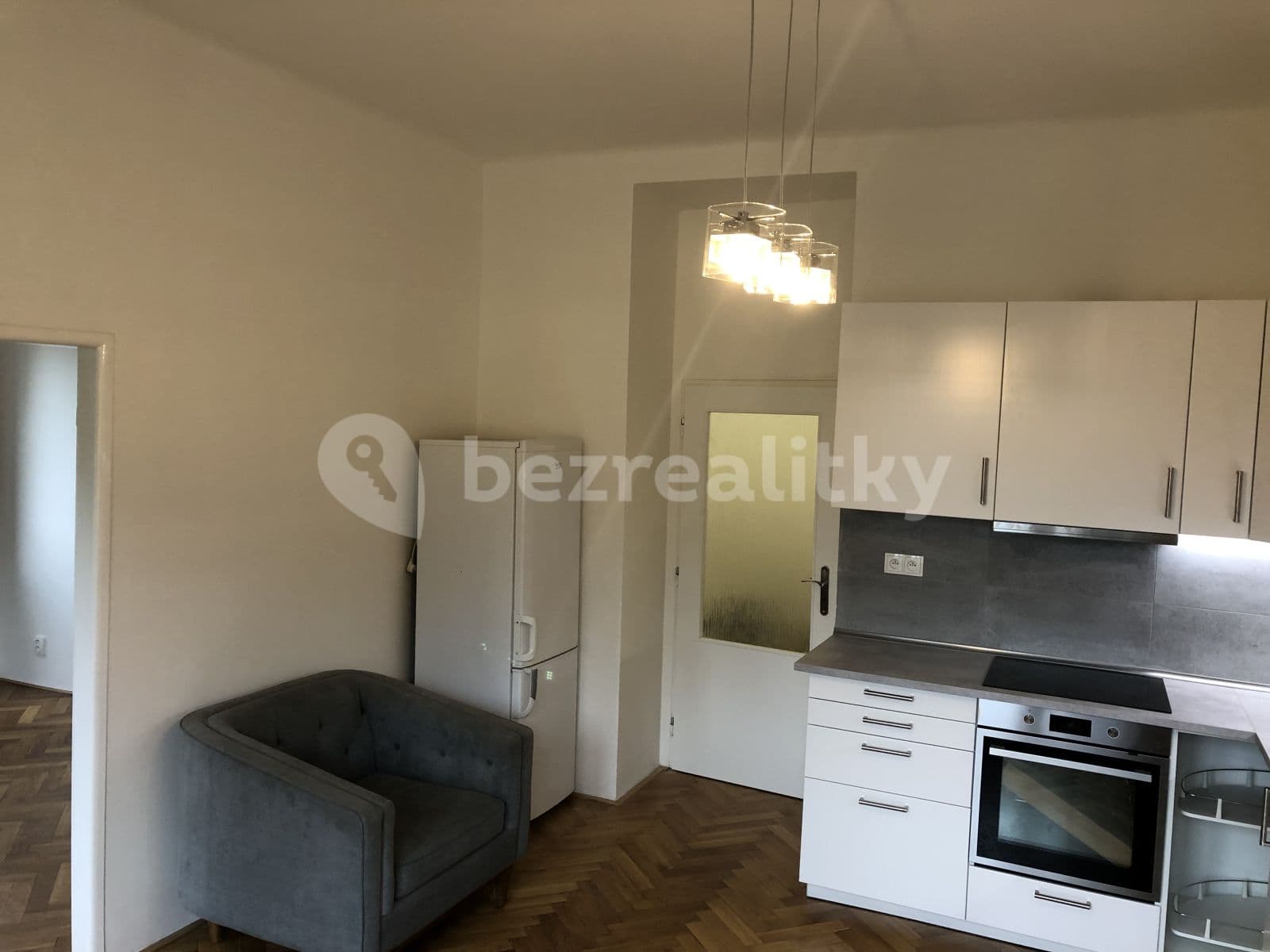 2 bedroom with open-plan kitchen flat to rent, 67 m², Podolská, Prague, Prague 2 bedroom with open-plan kitchen flat to rent, 67 m², Podolská, Prague, Prague