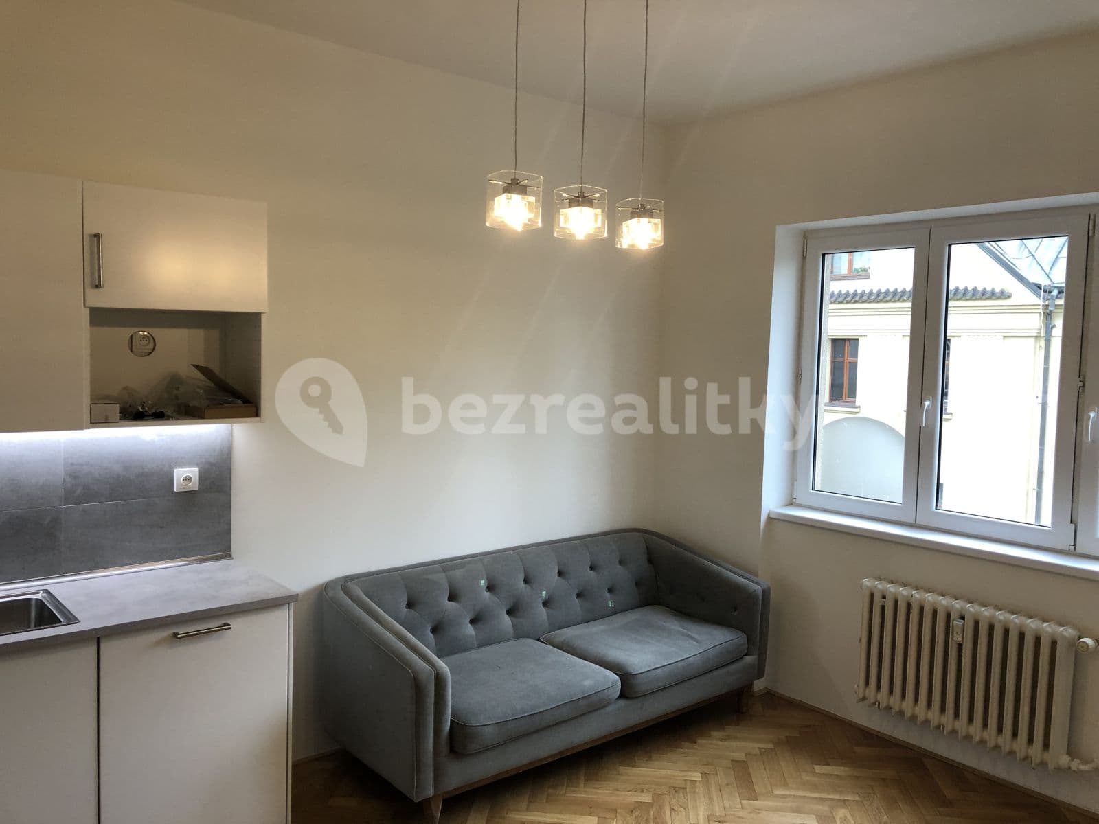2 bedroom with open-plan kitchen flat to rent, 67 m², Podolská, Prague, Prague 2 bedroom with open-plan kitchen flat to rent, 67 m², Podolská, Prague, Prague