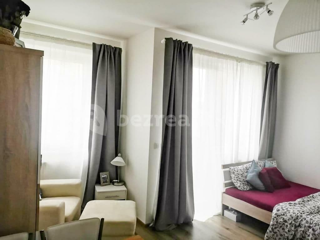 Studio flat to rent, 34 m², Škrábkových, Prague, Prague Studio flat to rent, 34 m², Škrábkových, Prague, Prague