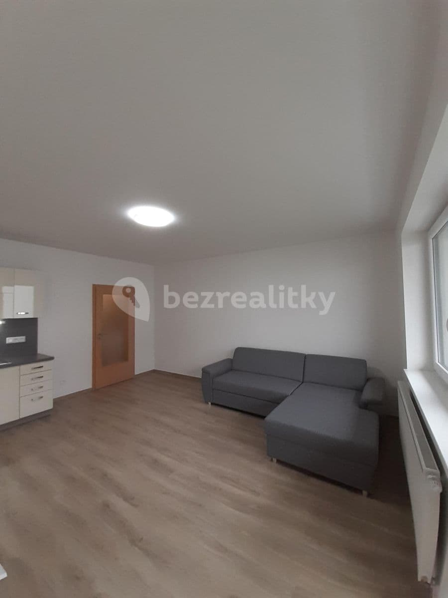 Studio flat to rent, 35 m², Zelnice II, Slavkov u Brna, Jihomoravský Region Studio flat to rent, 35 m², Zelnice II, Slavkov u Brna, Jihomoravský Region