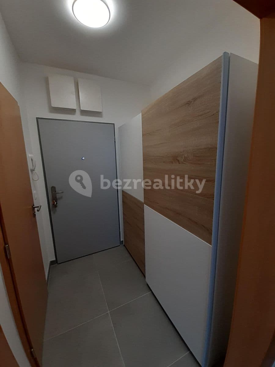 Studio flat to rent, 35 m², Zelnice II, Slavkov u Brna, Jihomoravský Region Studio flat to rent, 35 m², Zelnice II, Slavkov u Brna, Jihomoravský Region