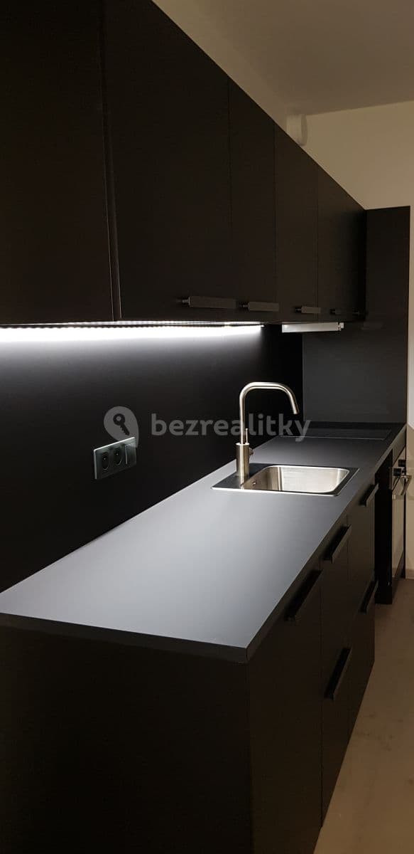 Studio flat to rent, 31 m², Zelnice II, Slavkov u Brna, Jihomoravský Region Studio flat to rent, 31 m², Zelnice II, Slavkov u Brna, Jihomoravský Region