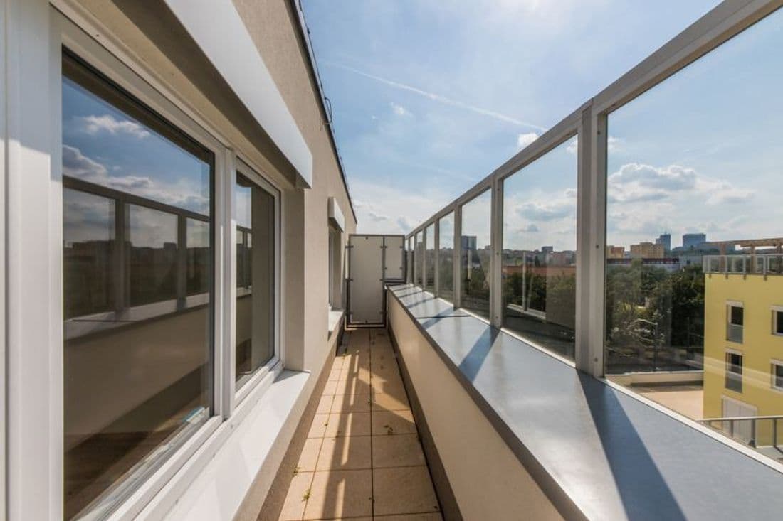 1 bedroom with open-plan kitchen flat to rent, 49 m², U plynárny, Prague, Prague 1 bedroom with open-plan kitchen flat to rent, 49 m², U plynárny, Prague, Prague