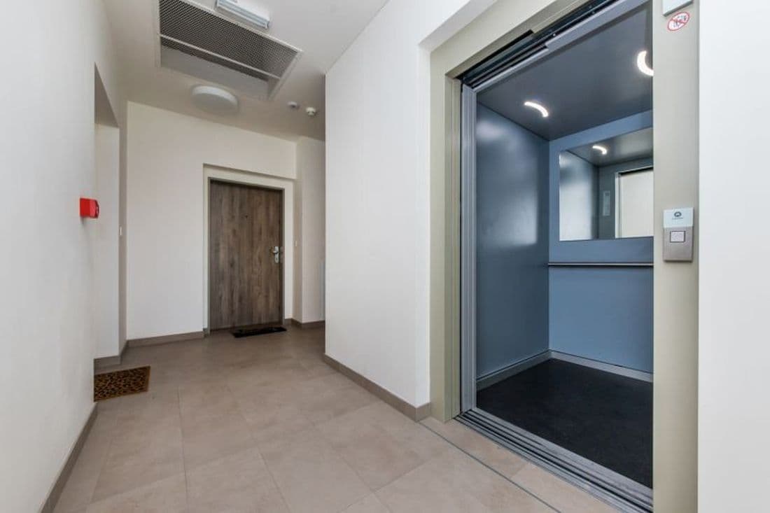 1 bedroom with open-plan kitchen flat to rent, 49 m², U plynárny, Prague, Prague 1 bedroom with open-plan kitchen flat to rent, 49 m², U plynárny, Prague, Prague