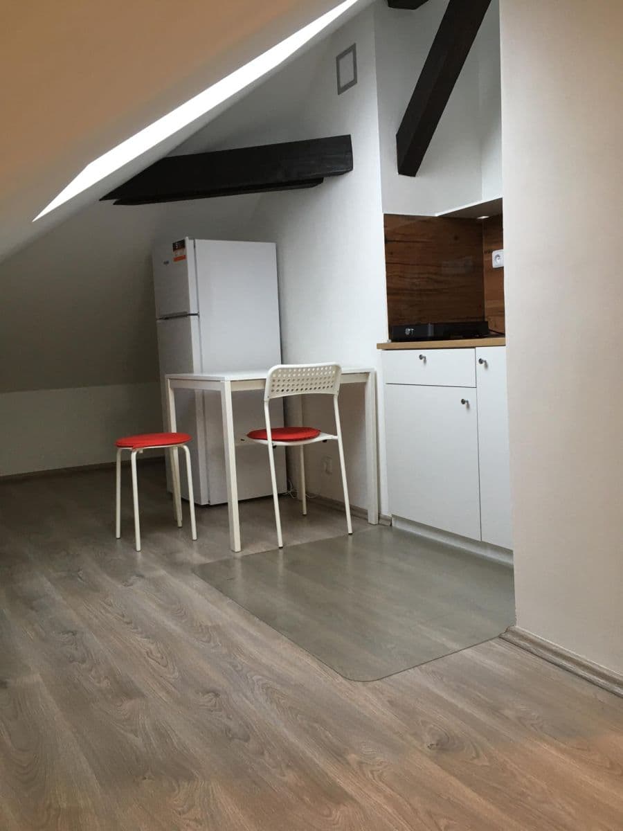Studio flat to rent, 30 m², Nad Vodovodem, Prague, Prague Studio flat to rent, 30 m², Nad Vodovodem, Prague, Prague