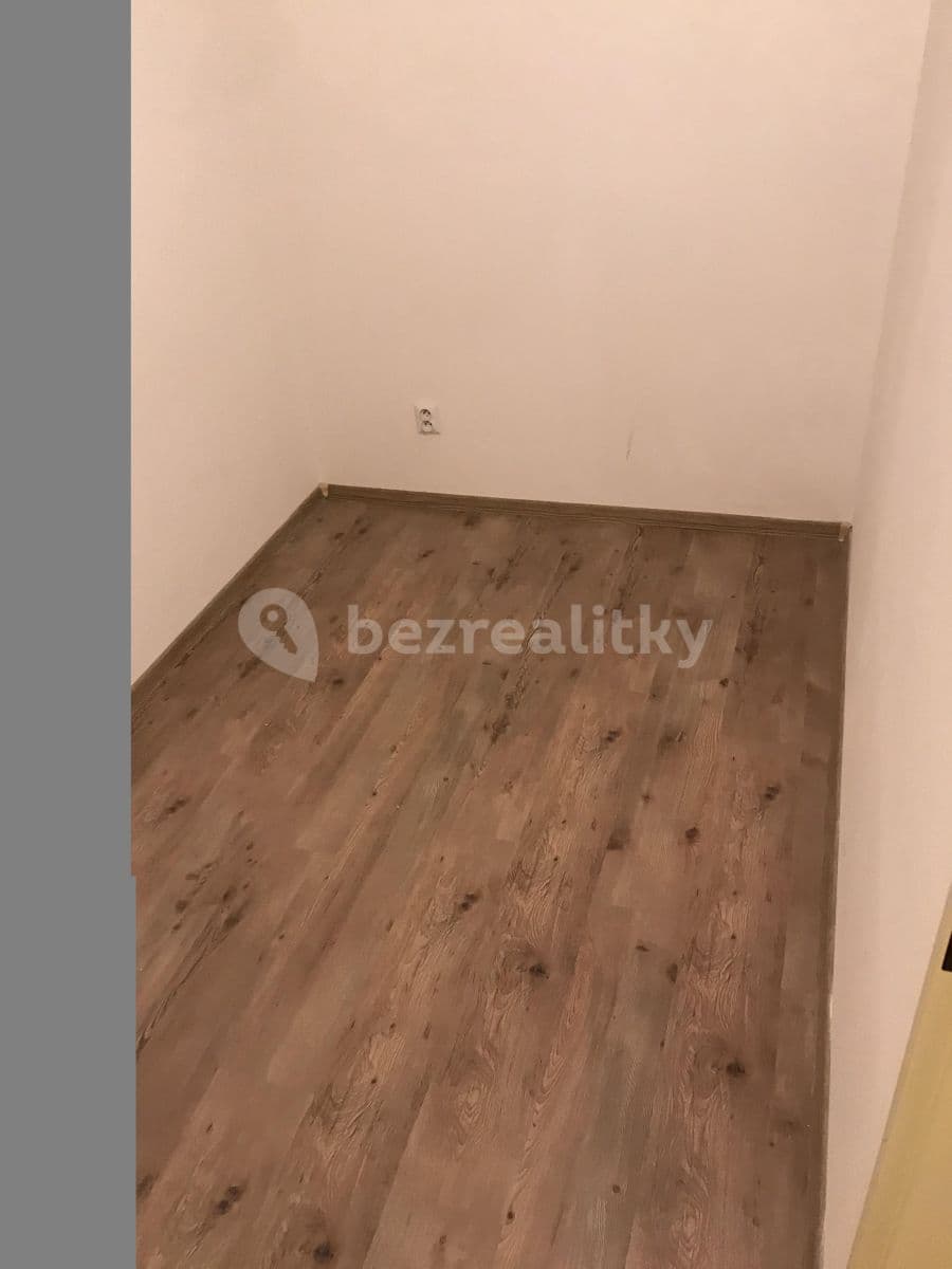 non-residential property to rent, 7 m², Malešická, Prague, Prague