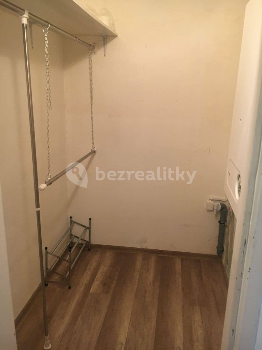 1 bedroom with open-plan kitchen flat to rent, 62 m², Na Vlnovce, Ústí nad Labem, Ústecký Region 1 bedroom with open-plan kitchen flat to rent, 62 m², Na Vlnovce, Ústí nad Labem, Ústecký Region