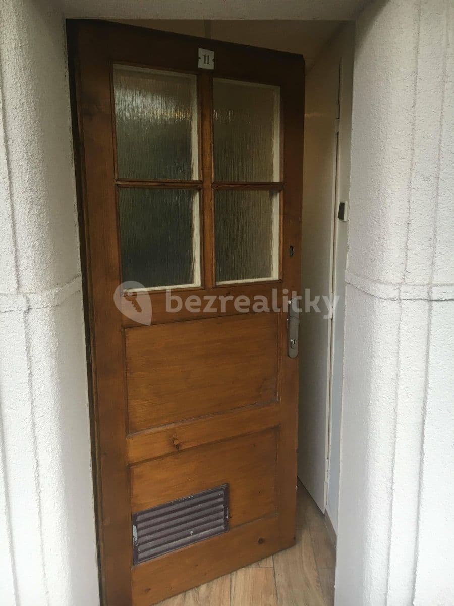 1 bedroom with open-plan kitchen flat to rent, 62 m², Na Vlnovce, Ústí nad Labem, Ústecký Region 1 bedroom with open-plan kitchen flat to rent, 62 m², Na Vlnovce, Ústí nad Labem, Ústecký Region