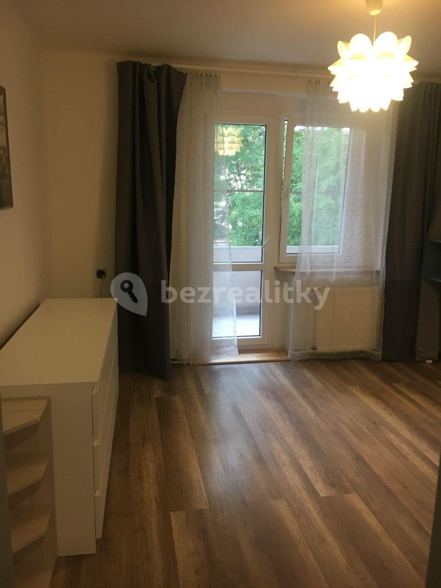 1 bedroom with open-plan kitchen flat to rent, 62 m², Na Vlnovce, Ústí nad Labem, Ústecký Region 1 bedroom with open-plan kitchen flat to rent, 62 m², Na Vlnovce, Ústí nad Labem, Ústecký Region